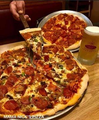 Mama Nick's Circle Pizzeria
